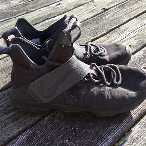Lebron 14s blackout 3m